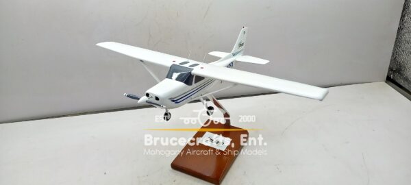 Cessna C-150 (N440FA) - Image 7